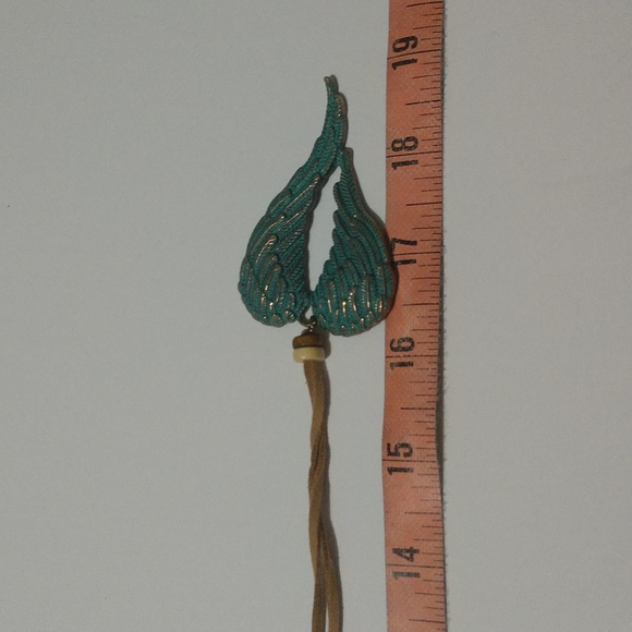 Necklace Angel Wings Heart Charm on Suede Strap - Picture 10 of 11